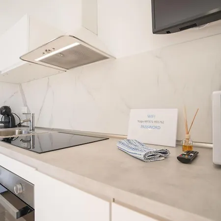 Parque Don José Pool View *